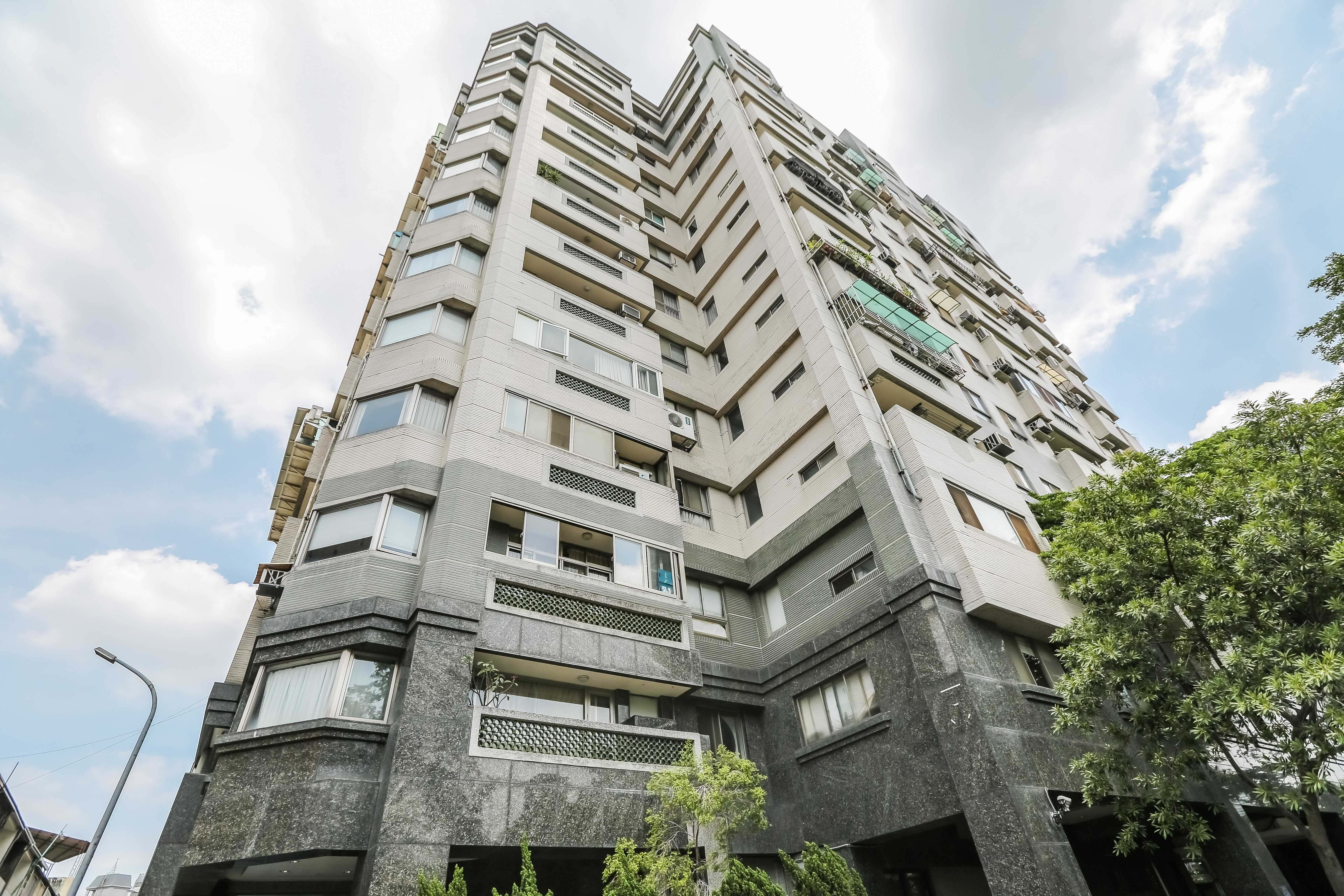 名楊美術-宮源營建機構工程營造建築作品2000年
