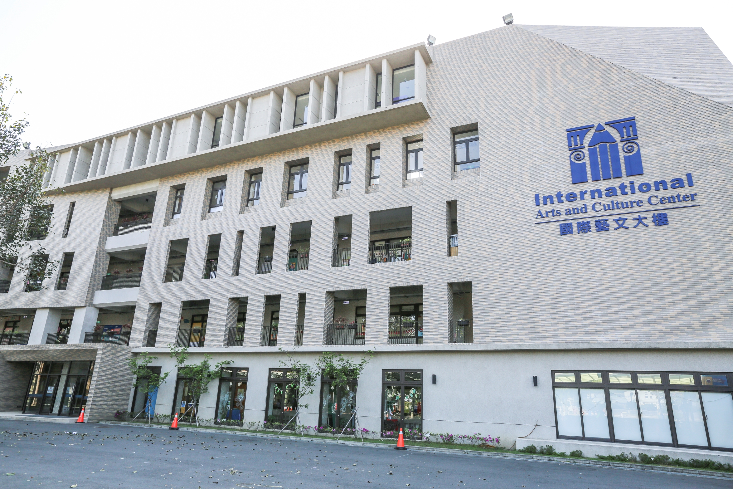 華盛頓雙語小學藝文大樓-宮源營建營造建築作品