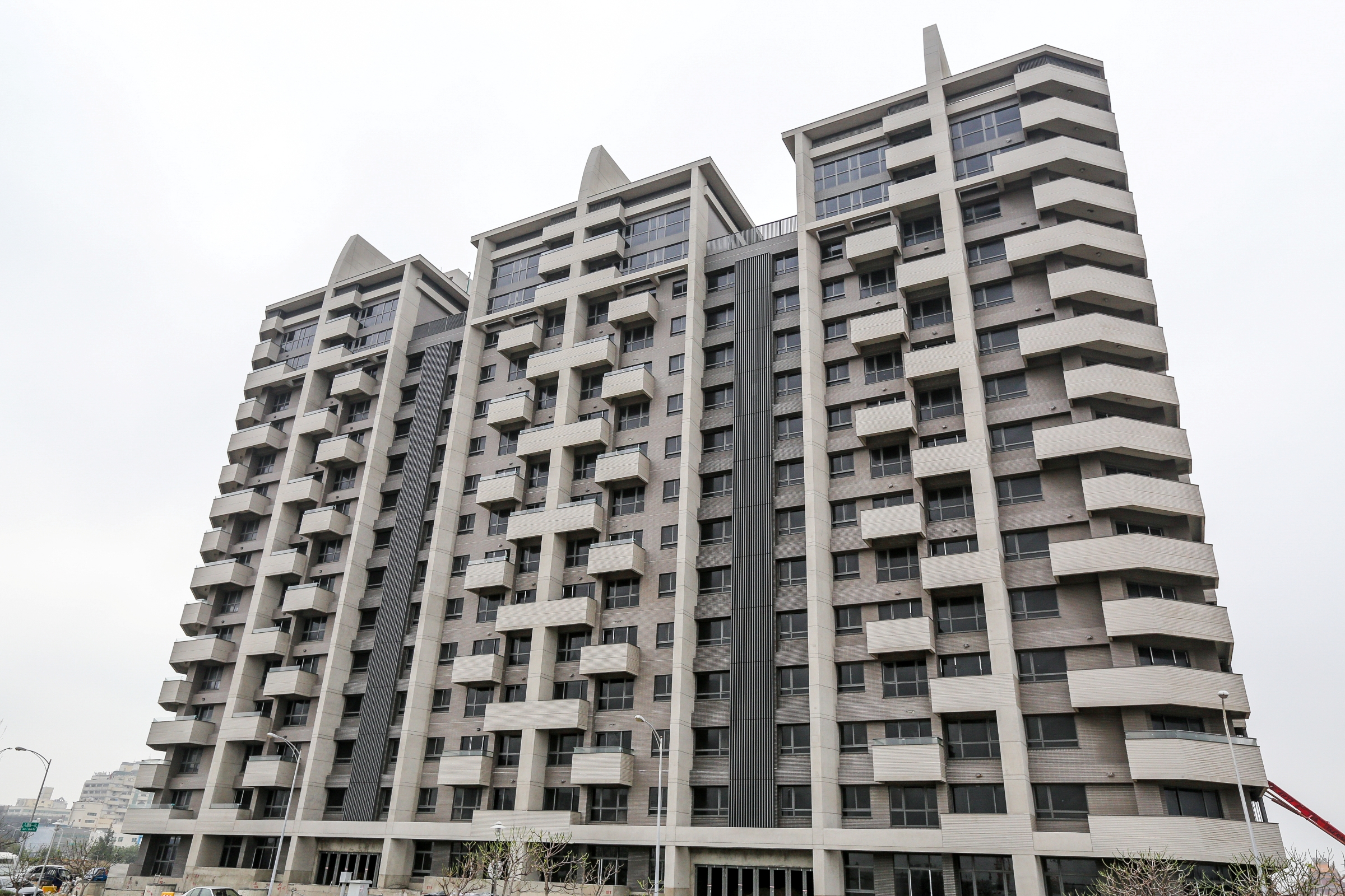 中龍鋼鐵安居中心-宮源營建機構工程營造建築作品